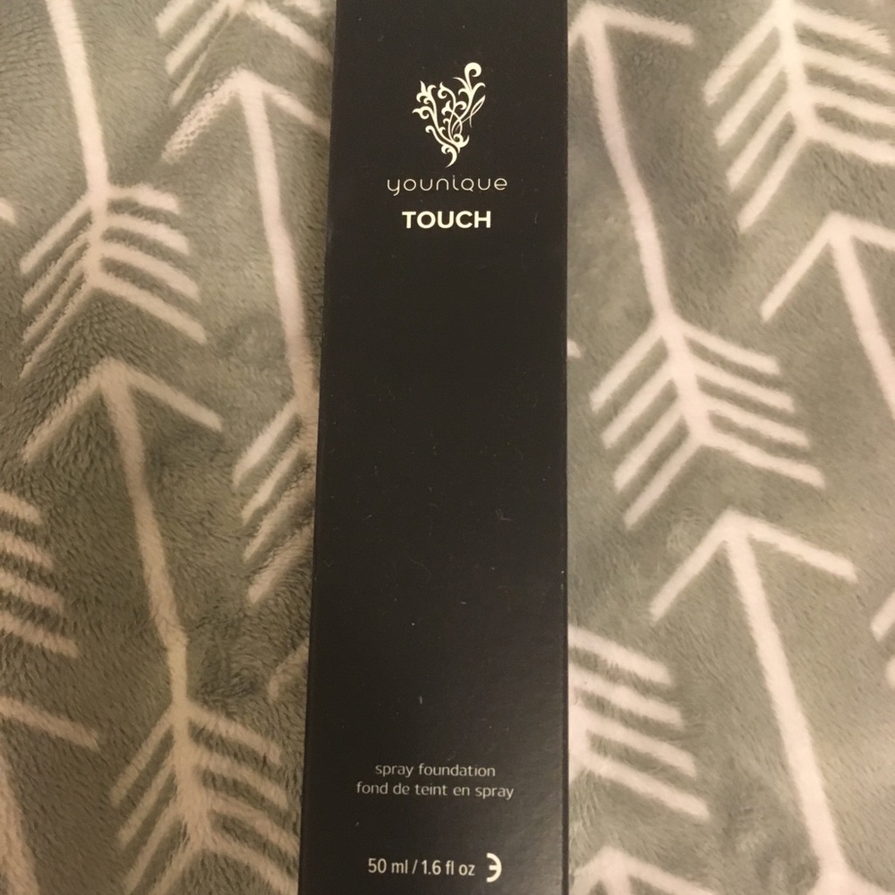 Younique Spray Foundation- Tulle